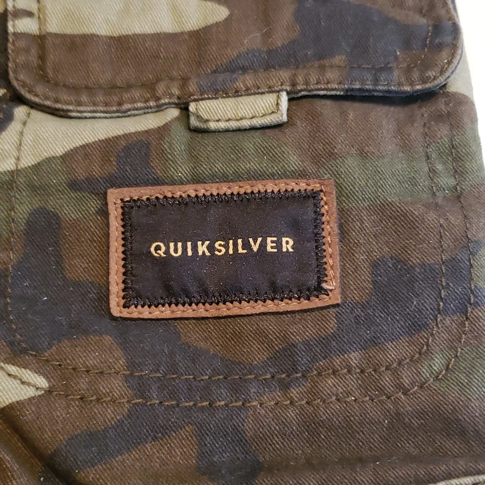 Quiksilver New Shorts Kids Camo Cargo Pocket Bottoms (Little Boys) Size 5 NWT